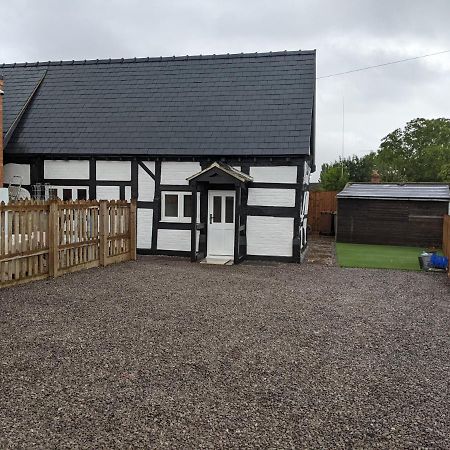 Characterful 2 bed cottage, quiet village setting Ashleworth Extérieur photo