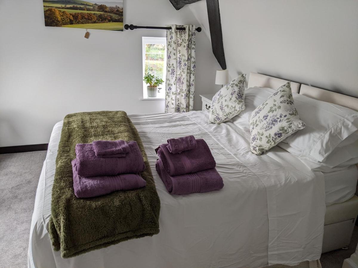 Characterful 2 bed cottage, quiet village setting Ashleworth Extérieur photo