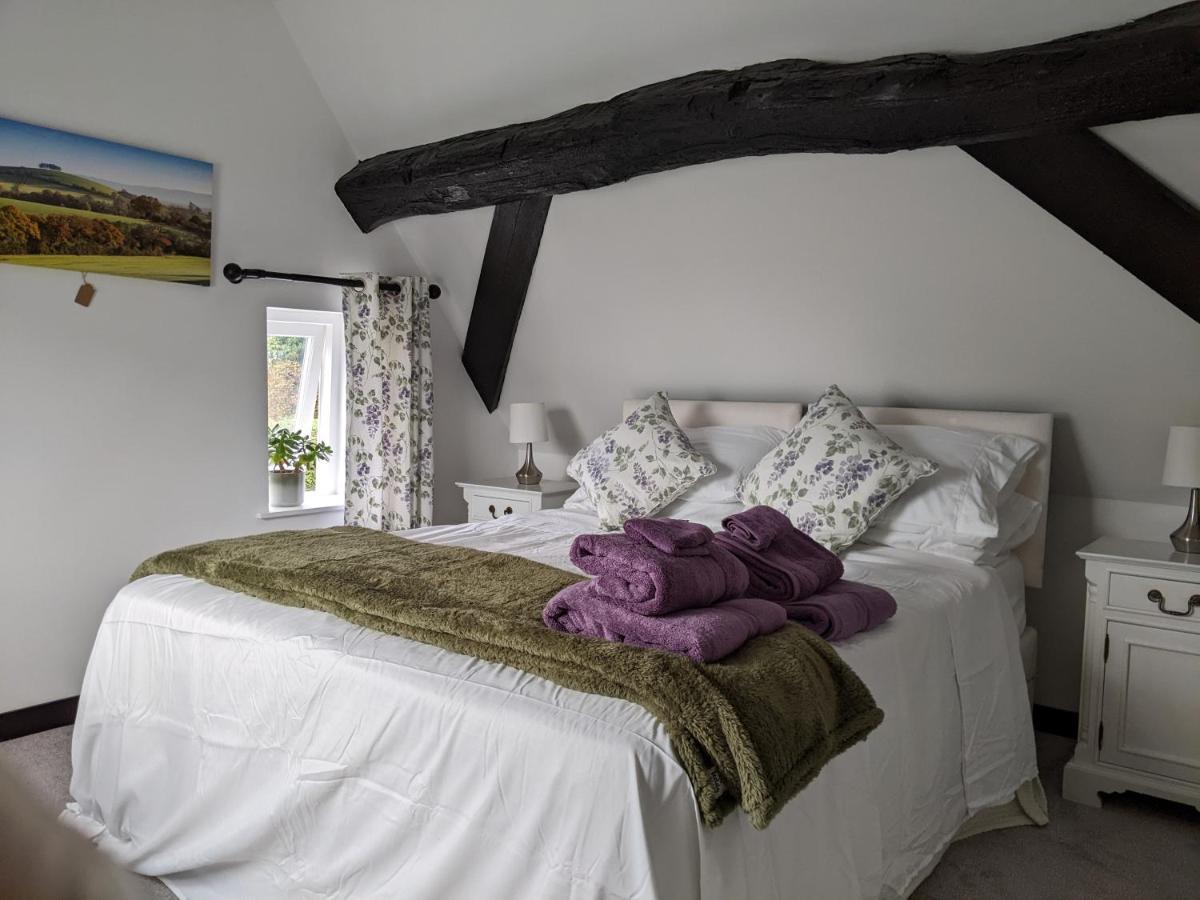 Characterful 2 bed cottage, quiet village setting Ashleworth Extérieur photo